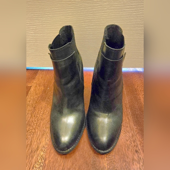 ALDO black ankle boots. Size 8.5 - Picture 5 of 6